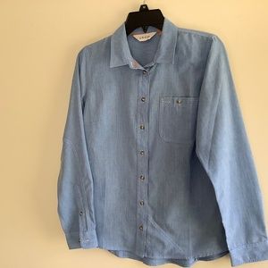 Orvis Tech Chambray Blue Work Shirt - Women's Size Small Retail $89. Worn once